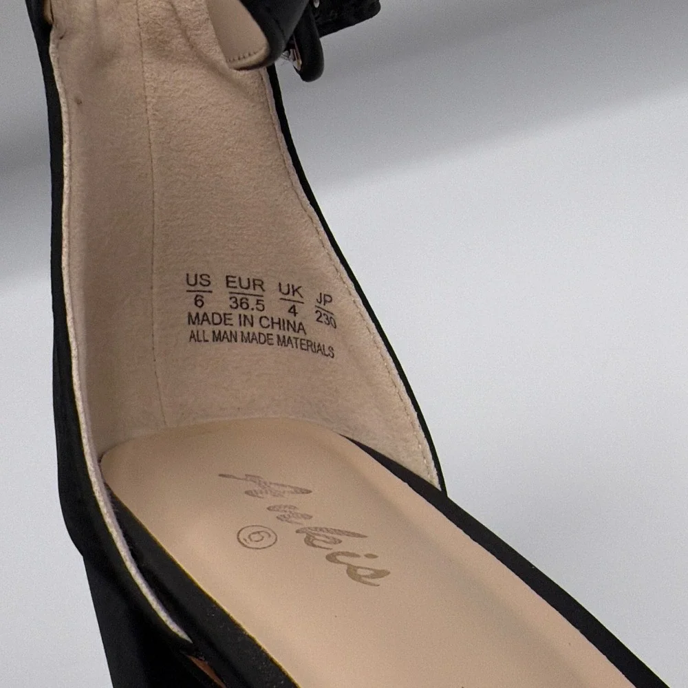 Aukis black satin